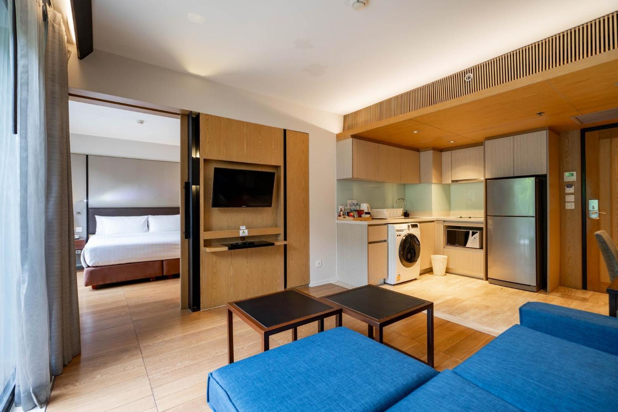 Arcadia Suites Bangkok Exterior photo