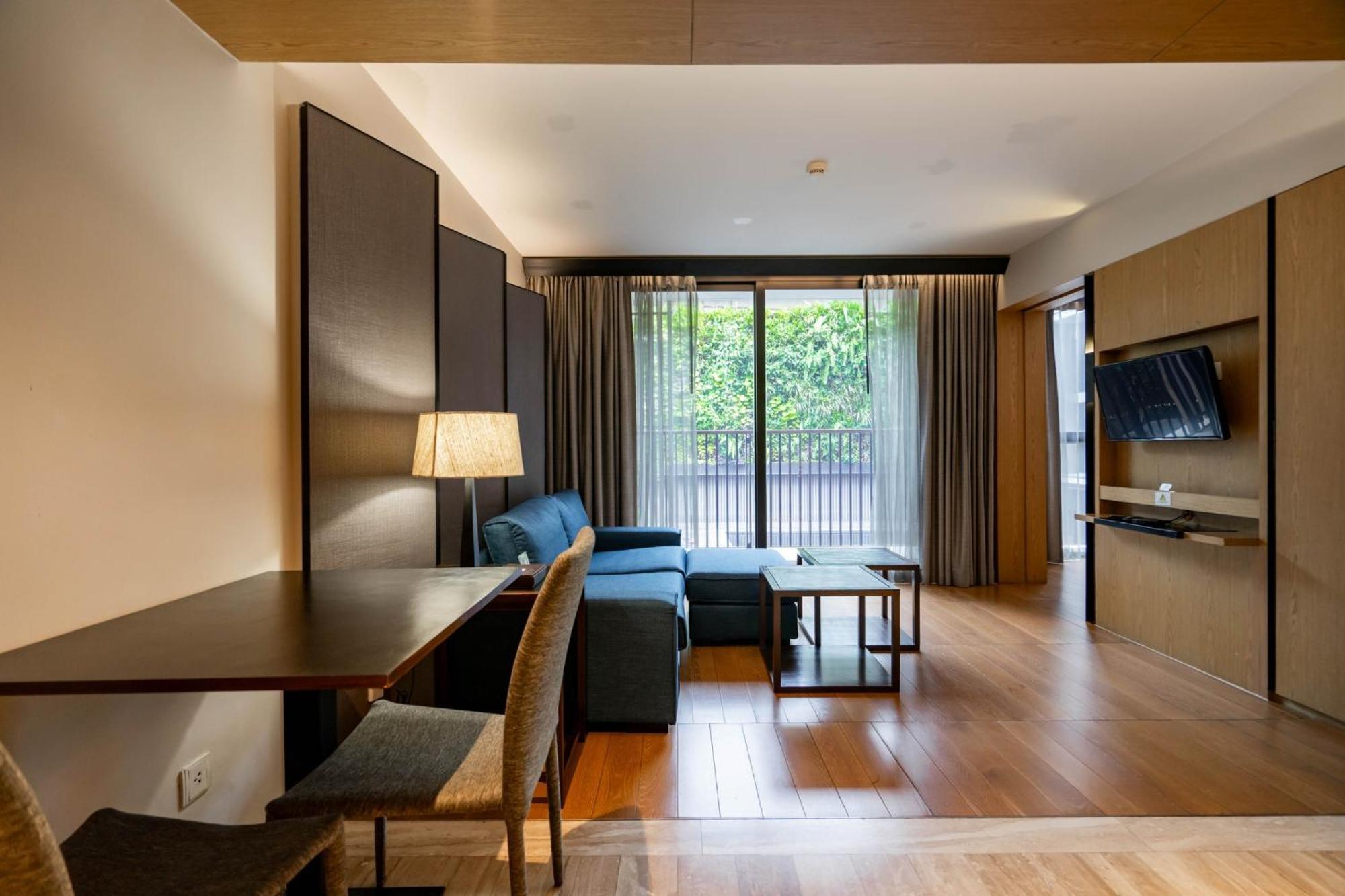 Arcadia Suites Bangkok Exterior photo