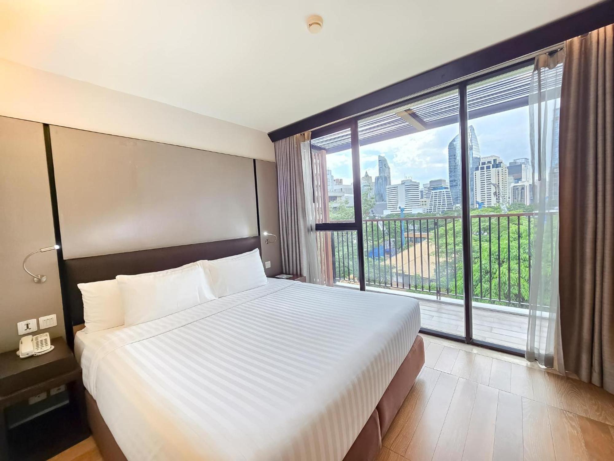 Arcadia Suites Bangkok Exterior photo